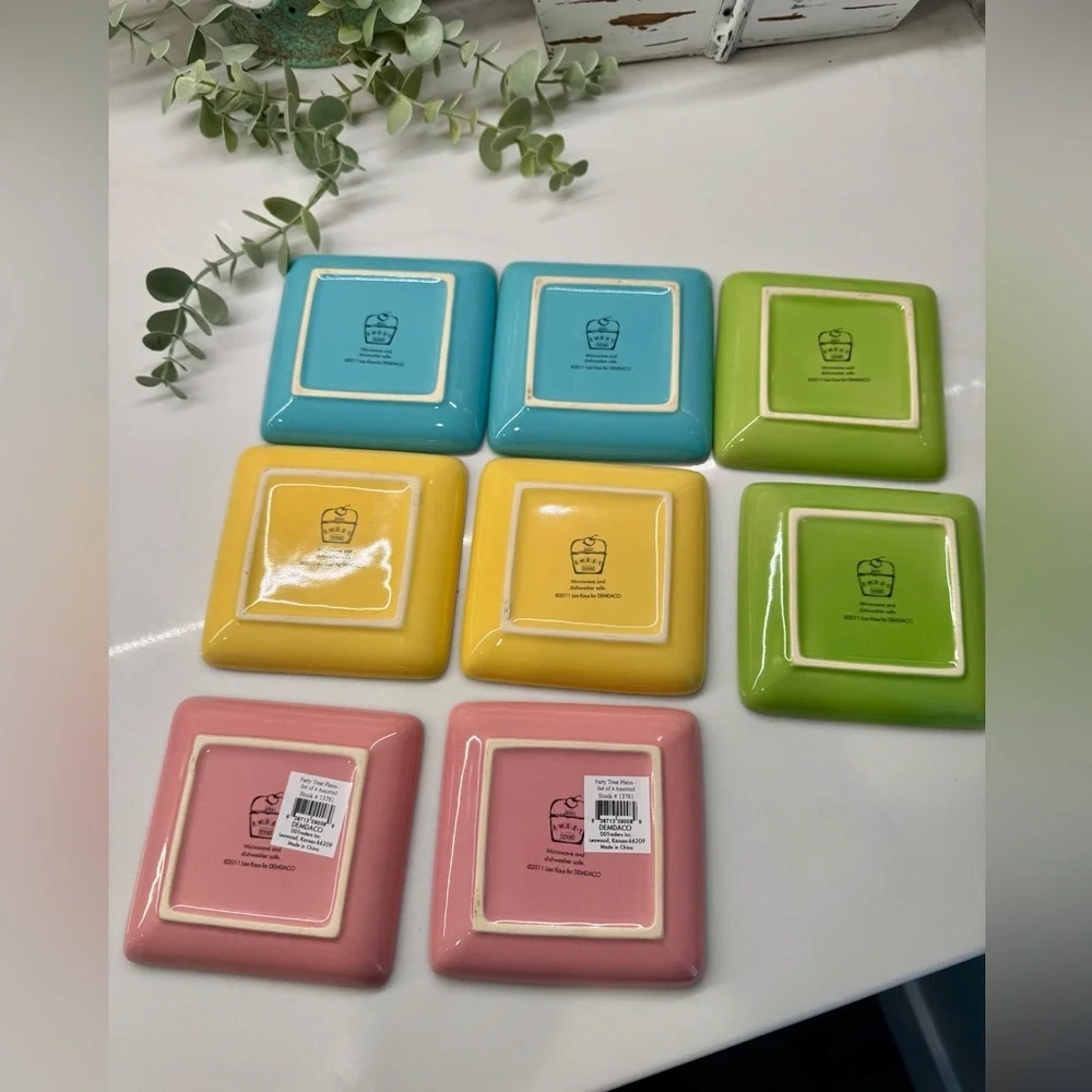 Demdaco My Sweet Treat by Lisa Kaus Square treat plates 2011
